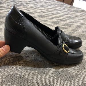 Clarks Size 7.5 Women’s Shoes